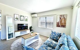 Spacious Comfty 4 Bdms House In Rototuna